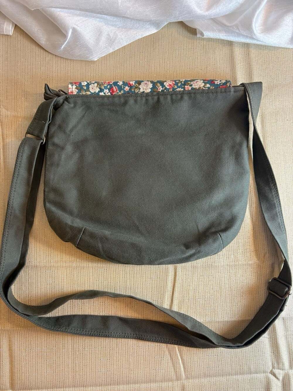 Arsa Canvas Crossbody Bag Olive Green Floral Flap - Picture 5 of 7